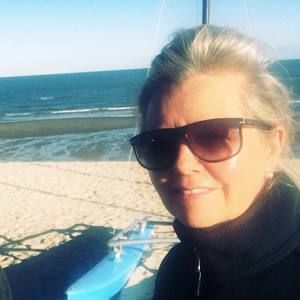 Meet your Posher, Deborah